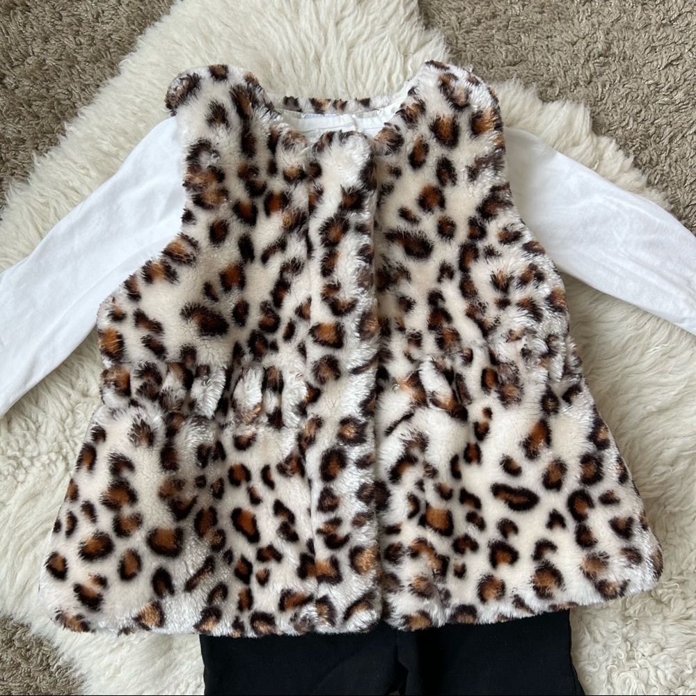 Little Me Faux Fur Leopard Vest 3-pc Outfit | 18 mo | Baby Girls - Picture 2 of 13